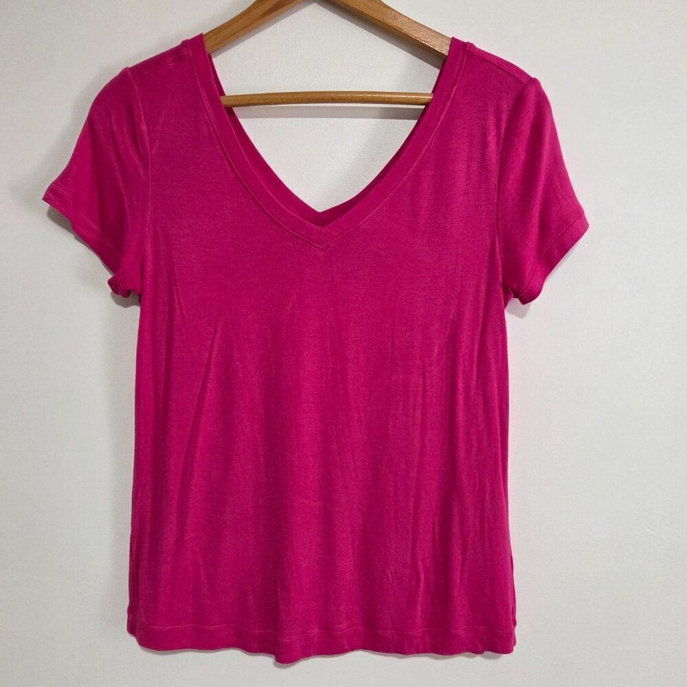 EUC CABI PINK DOUBLE V NECK SOFT TEE SIZE X SMALL / SMALL